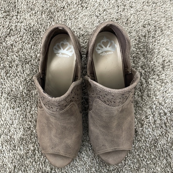 Fergalicious Open Toe Slip On Ankle Booties Taupe Faux Leather Size 9 - Picture 5 of 8
